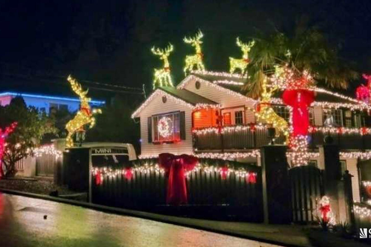 ‘Tone it down!’: Sooke woman gets nasty letter over Christmas decorations