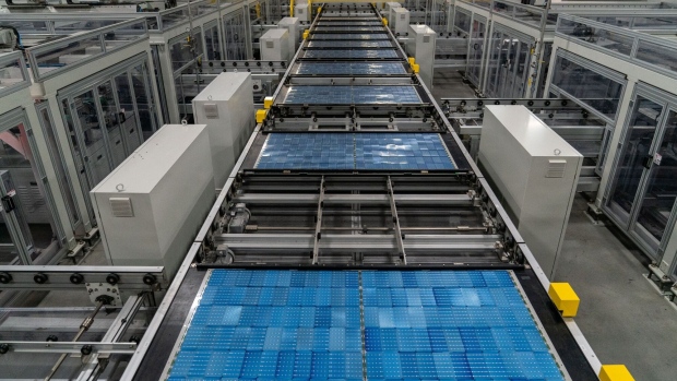 US Solar Factories Are In for ‘Rude Awakening,’ Report Warns